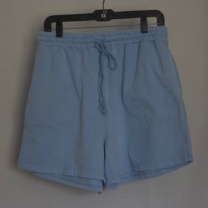 women’s blue cotton on shorts
size 8 us, would fit a large!!
great condition